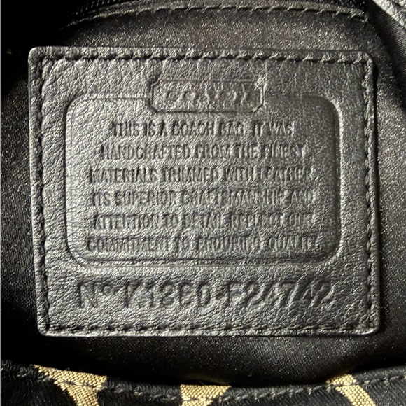 Authentic Vintage Coach "Campbell" Signature Sateen Hobo! Best Offer Accepted! 🖤 - Picture 6 of 7